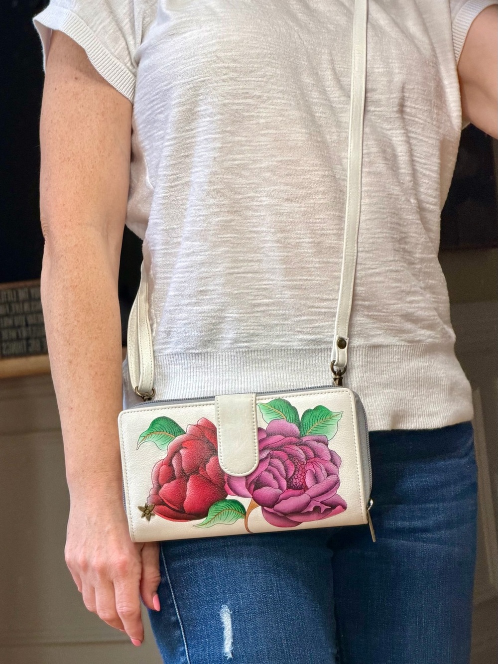 Anuschka “Anna” Hand-Painted Peony Leather Convertible Wallet Crossbody EUC